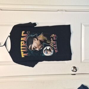 2020 Amara Entertainment 2PAC graphic t-shirt short sleeve